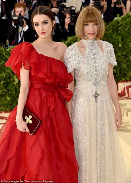 anna wintour and bee.jpg