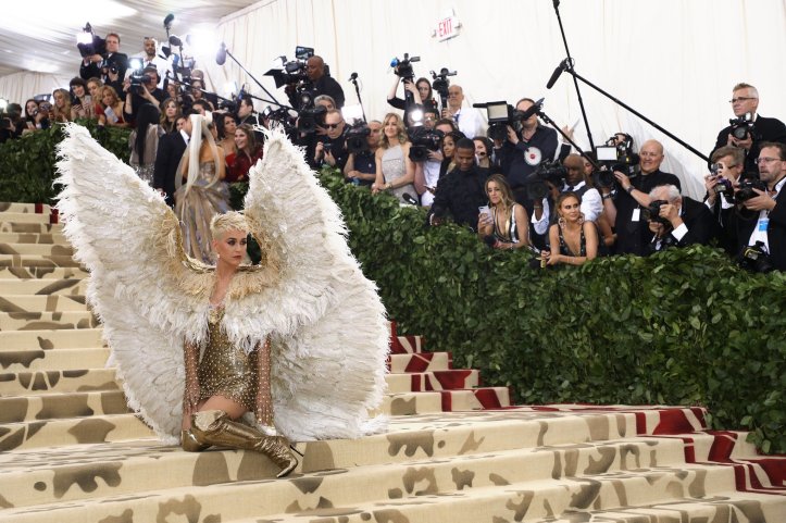 red-carpet-met-gala-3180-katy-perry-superJumbo.jpg