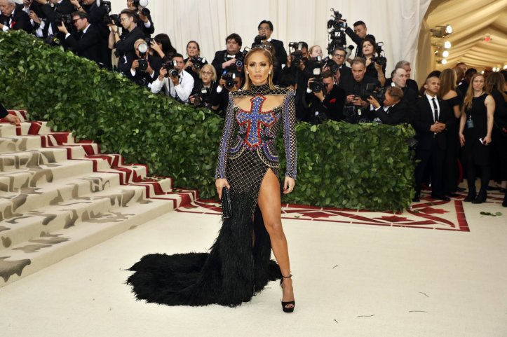 red-carpet-met-gala-4068-jennifer-lopez-superJumbo.jpg